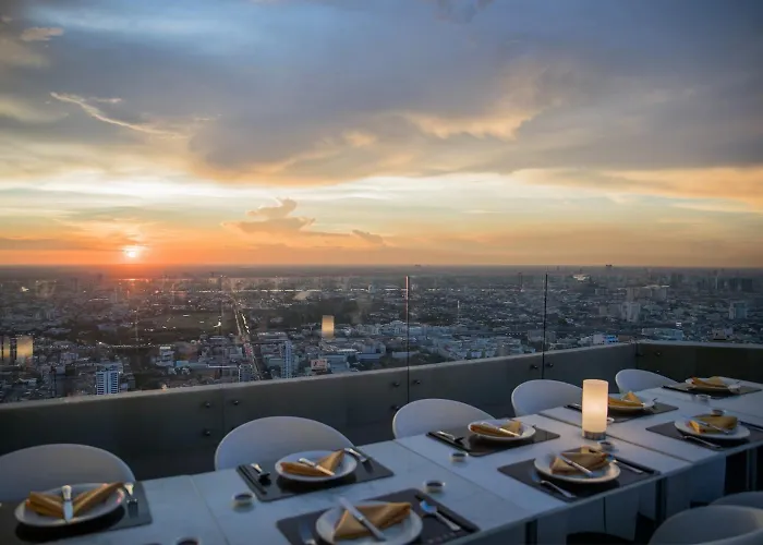 Baiyoke Sky Hotell 4*